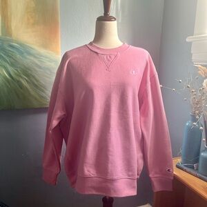 NWT-Women’s Champion sweatshirt.Size XXL in pink.Logos & labels are embroidered.